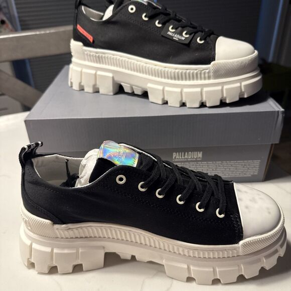 Palladium Revolt Lo TX Shoes Womens Size 10 Black/Marshmallow Platform New - Picture 1 of 11